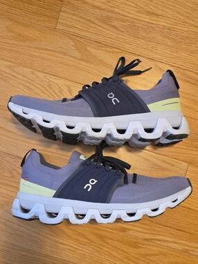On Running Men’s Cloudswift Mens SIZE 11, Lavender, Dark Navy & Pale Yellow
